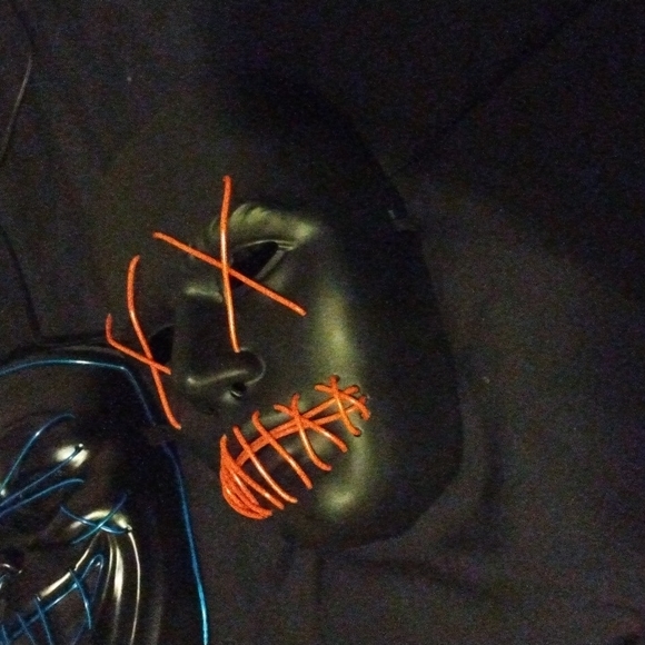 Purge masks , Light up blue and  other one light up Red - Picture 4 of 4